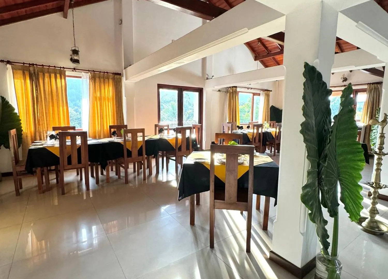 Hotel Grand Kandy Villa